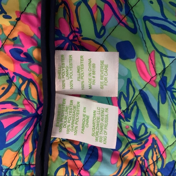 Lily Pulitzer { Getaway } Puffer Navy Spring Vest - Picture 5 of 8